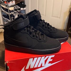 Nike Court Borough Mid 2 (GS) ** Black / Black-Black